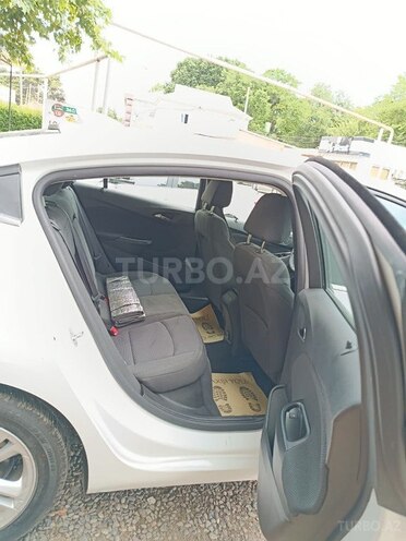 Chevrolet Cruze-16