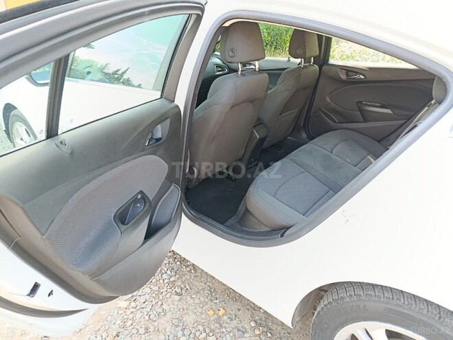 Chevrolet Cruze-17