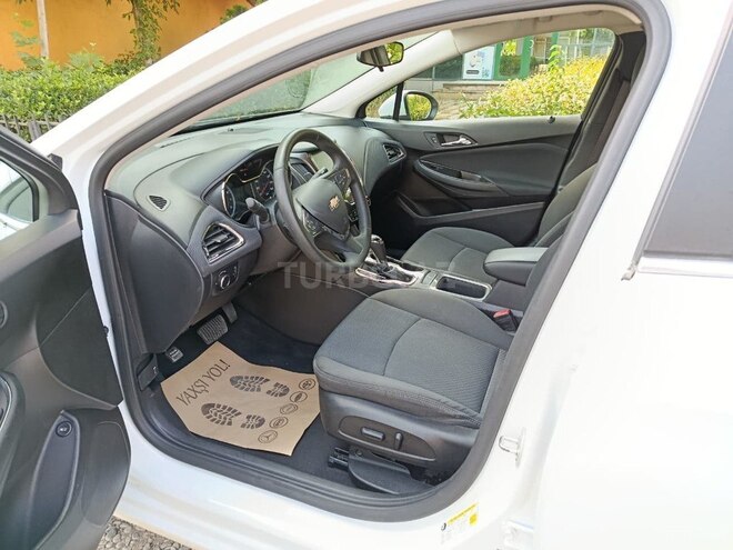 Chevrolet Cruze-20