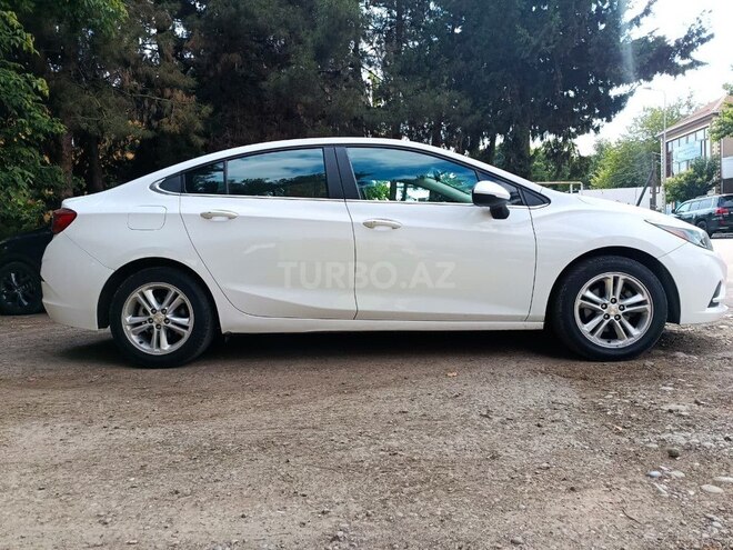 Chevrolet Cruze-11