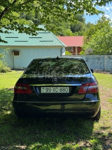 Mercedes E 220-2