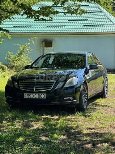 Mercedes E 220-1