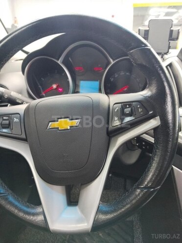 Chevrolet Cruze-13
