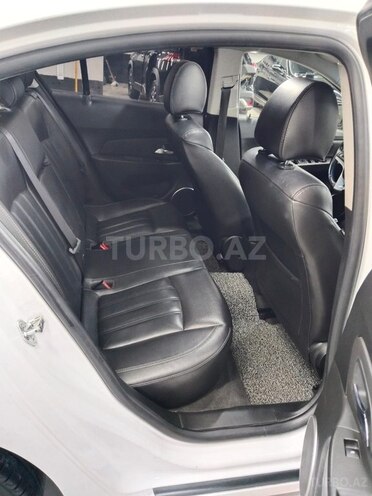 Chevrolet Cruze-11