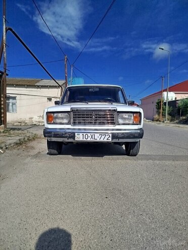 LADA (VAZ) 2107-2