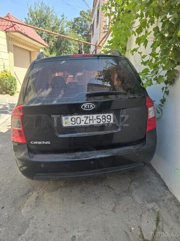 Kia Carens-8