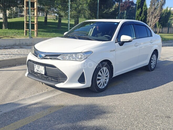 Toyota Corolla Axio-2