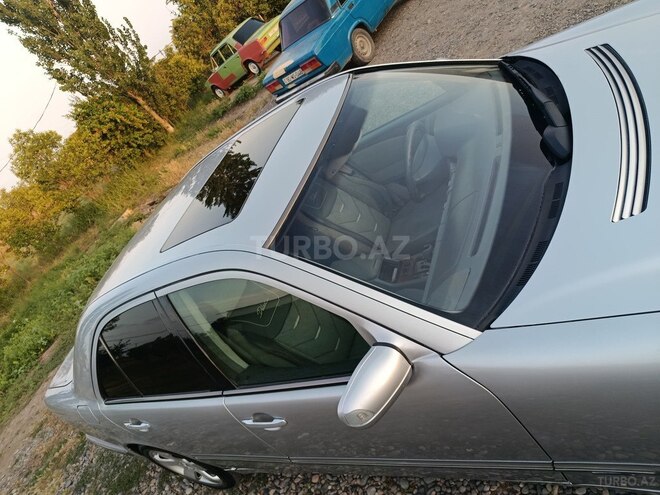 Mercedes E 240-8