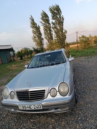 Mercedes E 240-19
