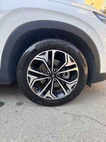 Hyundai Santa Fe-12