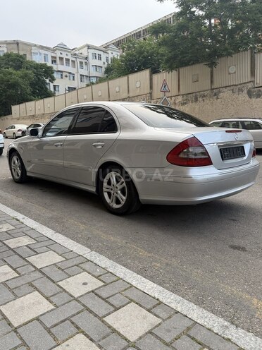 Mercedes E 220-12