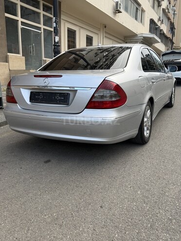 Mercedes E 220-13