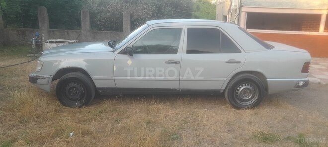 Mercedes 200 D-3