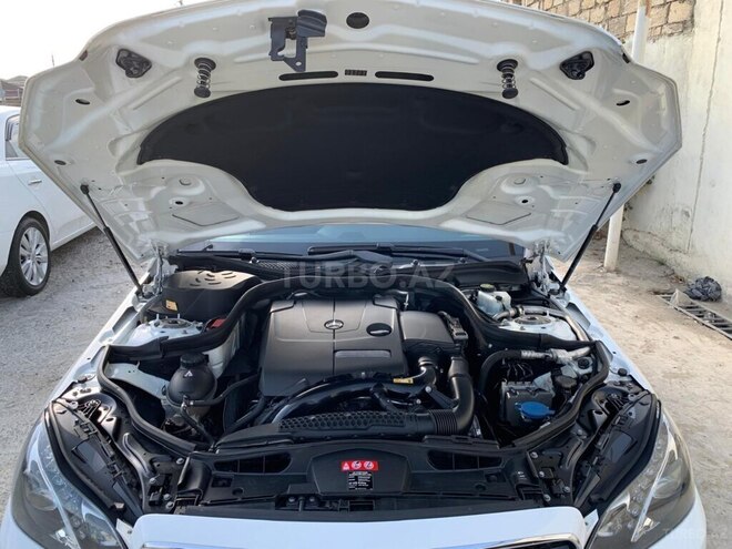 Mercedes E 200-8