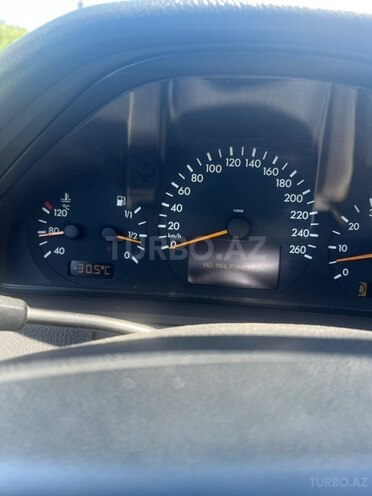 Mercedes E 240 2000, 392,000 km - 2.6 l - Bakı
