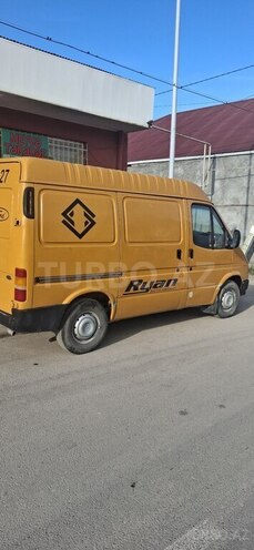 Ford Transit-4
