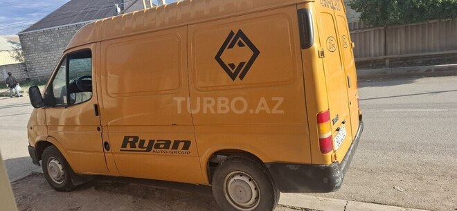 Ford Transit-6