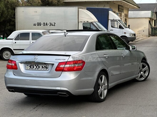 Mercedes E 300 4MATIC-3
