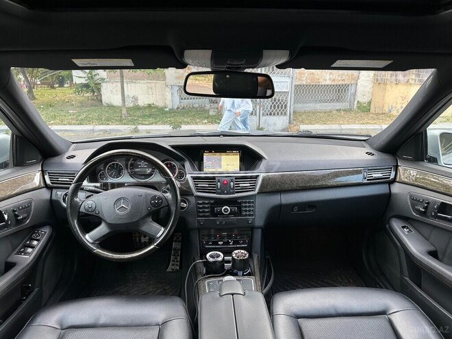 Mercedes E 300 4MATIC-11