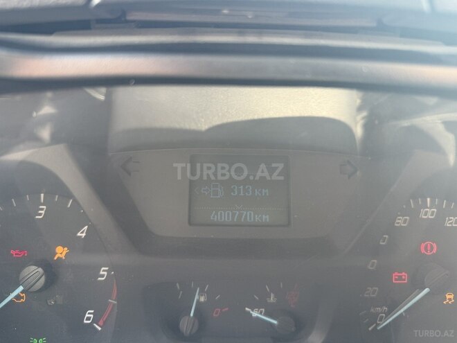 Ford Transit-11