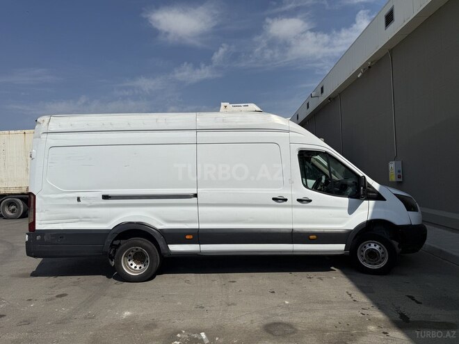 Ford Transit-5