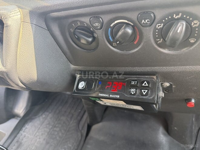 Ford Transit-10