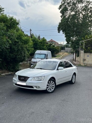 Hyundai Sonata-1