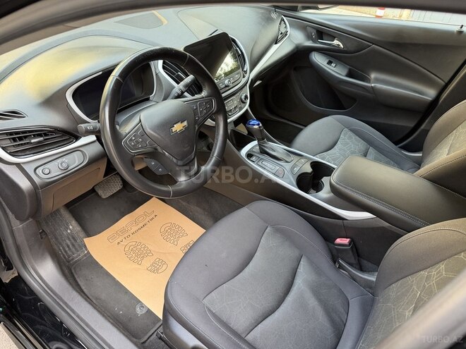 Chevrolet Volt-12