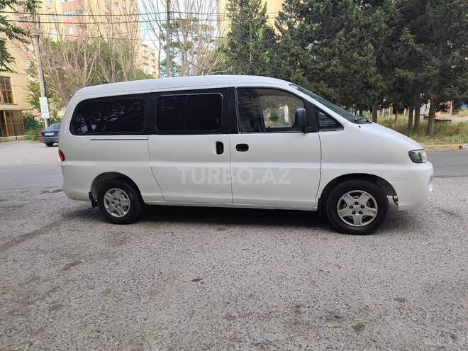 Hyundai H-1-2