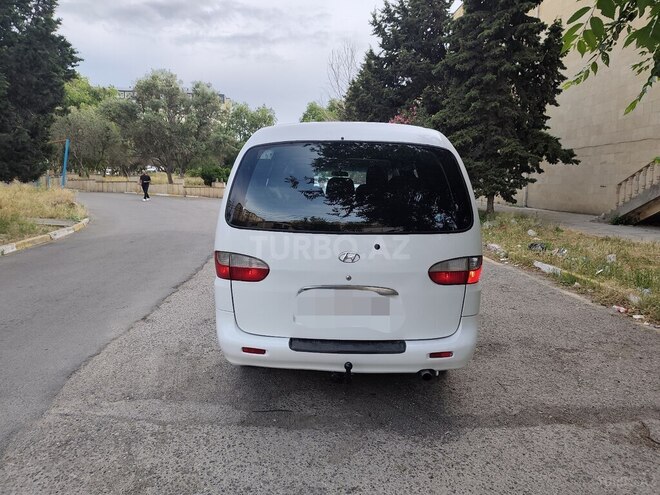 Hyundai H-1-12