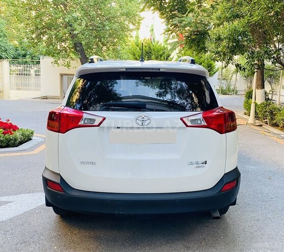 Toyota RAV4-5