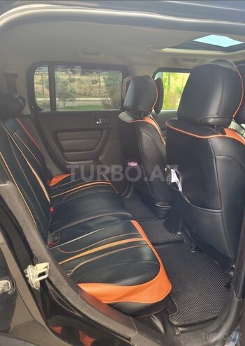 Hummer H3-8