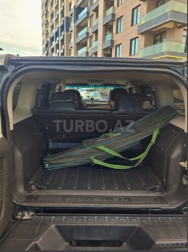 Hummer H3-9