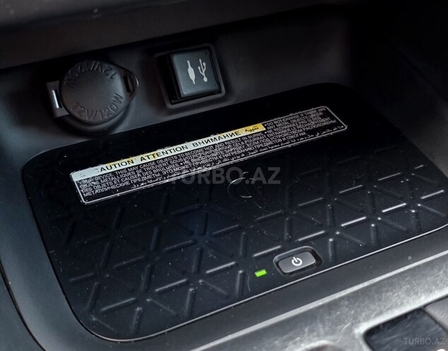 Toyota RAV4-9