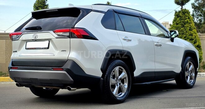 Toyota RAV4-7