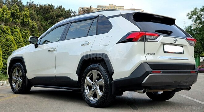 Toyota RAV4-6