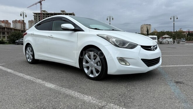 Hyundai Elantra-5