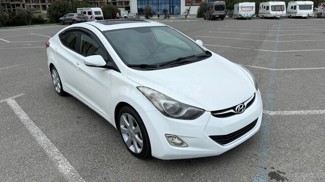 Hyundai Elantra-1