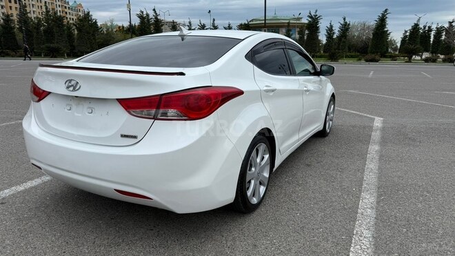 Hyundai Elantra-9