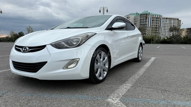 Hyundai Elantra-4
