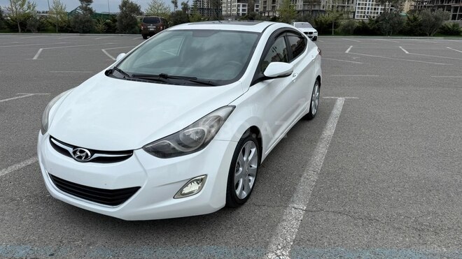 Hyundai Elantra-6