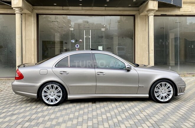 Mercedes E 320-8