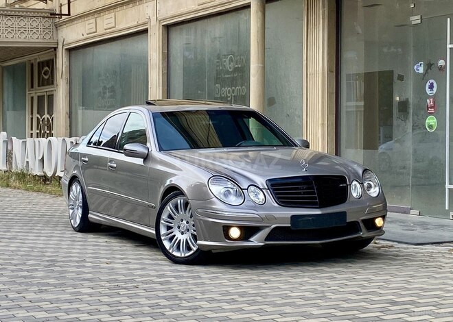Mercedes E 320-4