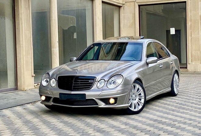 Mercedes E 320-1
