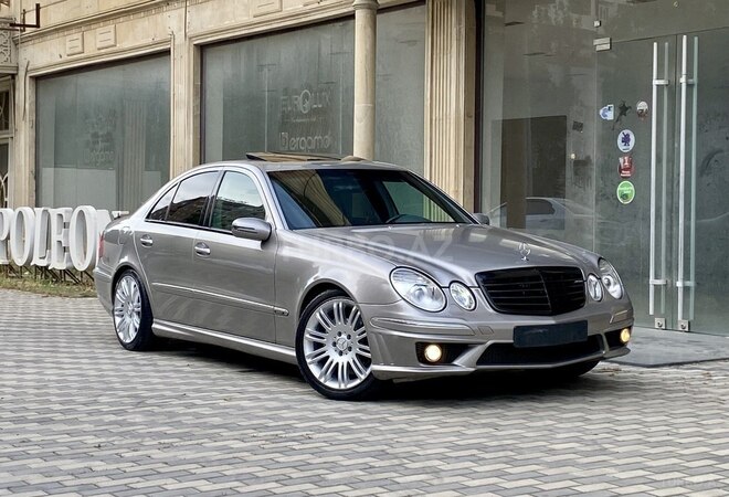 Mercedes E 320-5