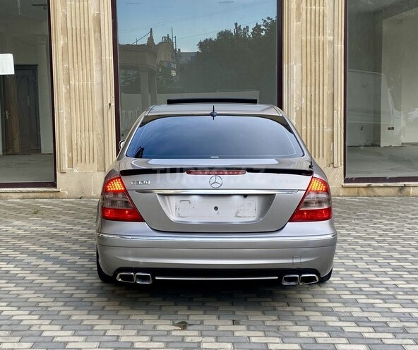Mercedes E 320-11
