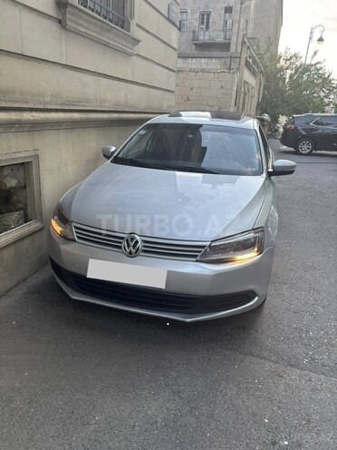 Volkswagen Jetta-1