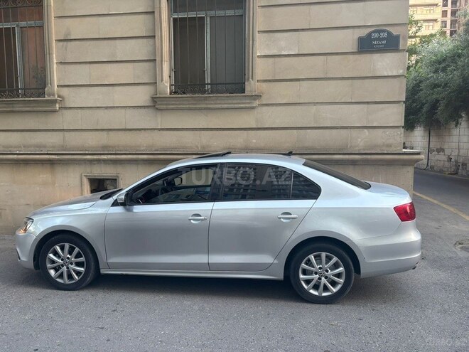 Volkswagen Jetta-2