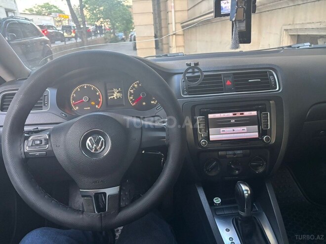 Volkswagen Jetta-4