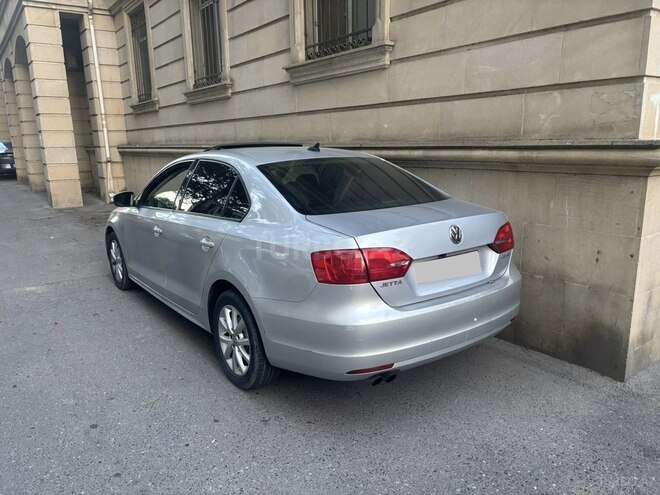 Volkswagen Jetta-3